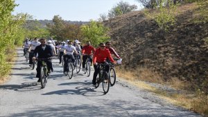 AK Parti Ankara İl Gençlik Kolları üyeleri, sağlığa pedal çevirdi