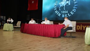 Akşehir Belediyesinden başarılı öğrencilere bilgisayar hediyesi