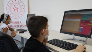 Bakan Kasapoğlu: "345 Gençlik Merkezimizde EBA eğitim seferberliği başlattık"
