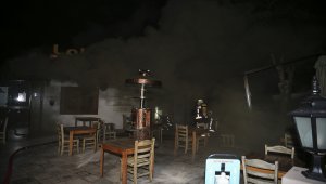 Başkentte Hacı Bayram Veli Camisi'nin avlusunda yangın çıktı