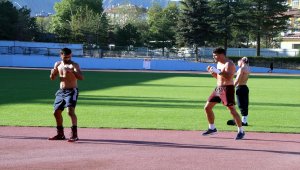 Boks Milli Takımı, İngiliz boksörlerle Çankırı'da kampa girdi