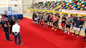 Boks Milli Takımı'nın İngiliz boksörlerle Çankırı'daki kampı sürüyor
