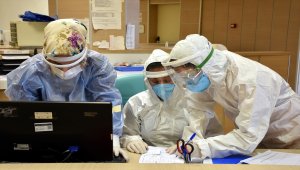 DOKTORLAR KOVİD-19'LA SAVAŞI ANLATIYOR - "Kimse bu hastalığın kendinde hafif seyredeceği fikrine kapılmasın"