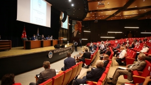 Ezberi bozulan Büyükkılıç'tan, Kazım Yücel'e tepki! Meclis toplantısında söz düellosu