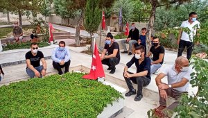 İYİ Parti Beypazarı Gençlik Kolları'ndan şehitlik ziyareti 