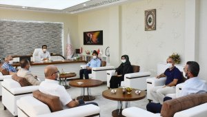 Karaman Eğitime Destek Platformu, İl Müdürü Çalışkan'ı ziyaret etti