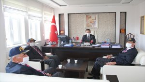 Karamanlı gazilerden Yalıhüyük Kaymakamı Şahin'e ziyaret