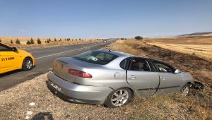 Kırıkkale'de otomobil şarampole devrildi: 3 yaralı