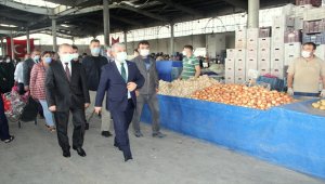 Kırşehir pazar yerinde "Kovid-19 tedbirleri" denetimi