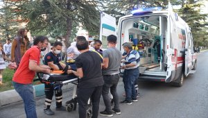 Konya'da otomobilin çarptığı kadın yaralandı