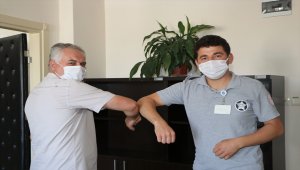 KOVİD-19 HASTALARI YAŞADIKLARINI ANLATIYOR - "Saç diplerime kadar vücudumun her yeri ağrıyordu"