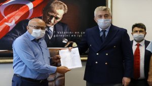 MHP İl Başkanı Serkan Tok mazbatasını aldı