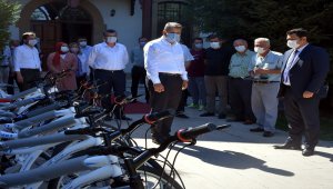 Nallıhan Belediyesinden, Gençlik Hizmetleri Spor İlçe Müdürlüğüne bisiklet hediyesi