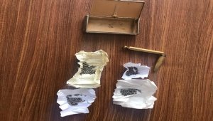 Niğde'de kalem şeklinde silah ele geçirildi