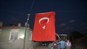 Şehit Uzman Çavuş Yusuf Uyar'ın Eskişehir'deki ailesine şehadet haberi verildi