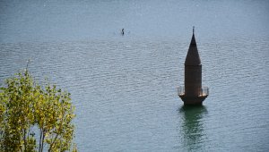 "Sivas'ın Halfeti'si" baraj suyu çekildiğinde kartpostallık görüntüler oluşturdu