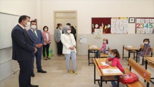 Sivas'ta 15 köy okulu kütüphaneye kavuştu 