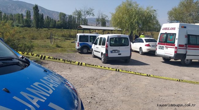 Sivas'ta bir kişi evlilik hazırlığı yaptığı kadın ile annesini öldürüp intihar etti 