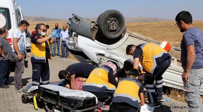Sivas'ta kamyonet devrildi: 1 ölü, 1 yaralı 