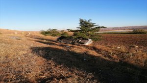 Sivas'ta otomobil devrildi: 3 yaralı 