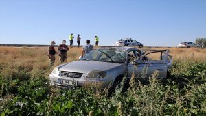 Sivas'ta otomobil tarlaya devrildi: 4 yaralı