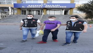 Sokakta yaşayan madde bağımlısı genç, polisin yardımıyla tedaviye başladı
