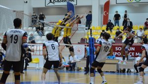 Voleybol: AXA Sigorta Efeler Ligi