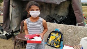 Yozgat'ta çadırda yaşayan öğrenciye tablet hediye edildi