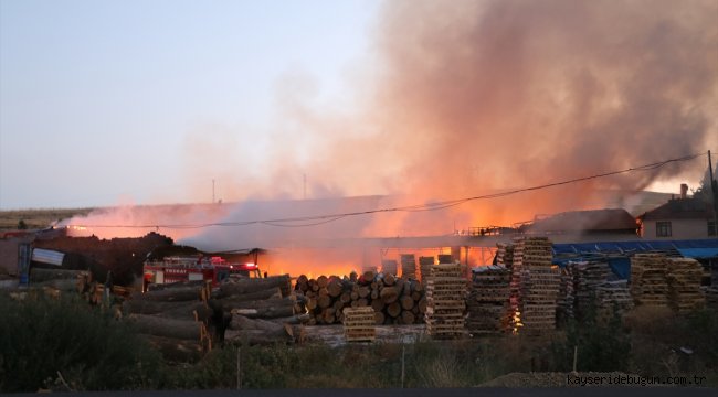 Yozgat'ta kereste fabrikasında yangın çıktı