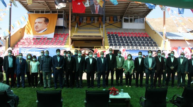 Zara'da AK Parti İlçe Başkanlığına Ahmet Okur yeniden seçildi 