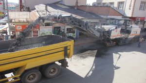 Zara'da yol ve kaldırım yenileme çalışması