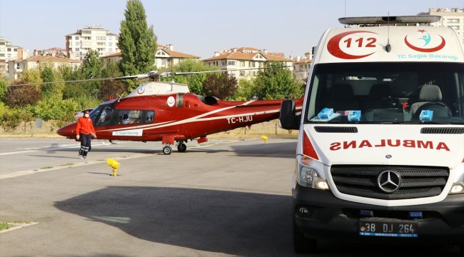 Ambulans helikopter kazada yaralanan tır sürücüsü için havalandı

