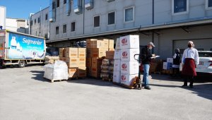 Ankara Büyükşehir Belediyesinden İzmir'deki depremzedelere yardım
