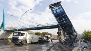 Başkentte belediye otobüsü yaya geçidine çarptı: 12 yaralı