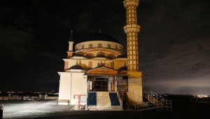 Çubuk'ta bir camiye yıldırım düştü