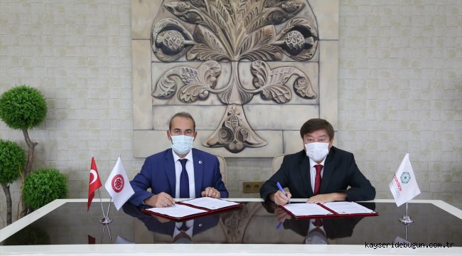 Cumhuriyet Üniversitesi ile TÜRKSOY arasında protokol imzalandı 