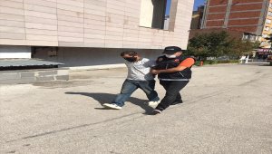 Eskişehir'de 2 uyuşturucu şüphelisi kovalamaca sonucu yakalandı