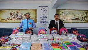 Hazırladığı projelerle gençlerin kalbine dokunuyor