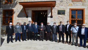 Ilgın'da restorasyonu tamamlanan Pir Hüseyin Bey Camii yeniden ibadete açıldı