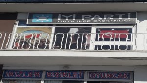İYİ Parti Orta İlçe Başkanlığına boyalı saldırı