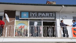 İYİ Parti Orta İlçe Başkanlığına yapılan boyalı saldırı
