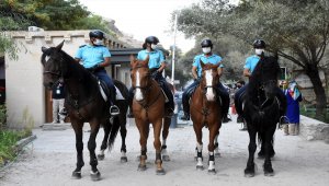 "Kapadokya'nın İncisi" Ihlara Vadisi'nde atlı birlikler turistlerden yoğun ilgi görüyor 