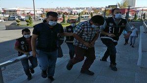 Karaman'da 3 kişi uyuşturucu ticareti yaptıkları iddiasıyla tutuklandı
