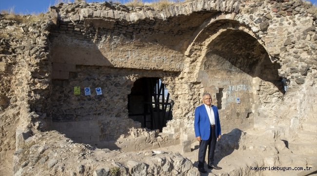 Kayseri'de 800 yıllık Kızıl Köşk'te kazı çalışması başlatıldı
