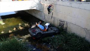 Kayseri'de kanala devrilen otomobilin sürücüsü öldü