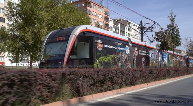 Kayseri'de tramvaylar Koramaz Vadisi ile Kültepe Kaniş-Karum görselleriyle donatıldı 