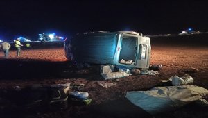 Kırıkkale'de hafif ticari araç devrildi: 4 yaralı