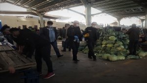 Kırıkkale'de tezgahta baygın bulunan pazarcı, hastanede hayatını kaybetti