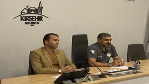 Kırşehir Belediyespor'un Teknik Direktörü Gürses Kılıç: "Başarılı futbolumuzu devam ettireceğiz"