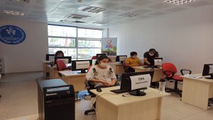 Kırşehir'de internet ve bilgisayar sıkıntısı çeken öğrenciler için EBA sınıfları oluşturuldu